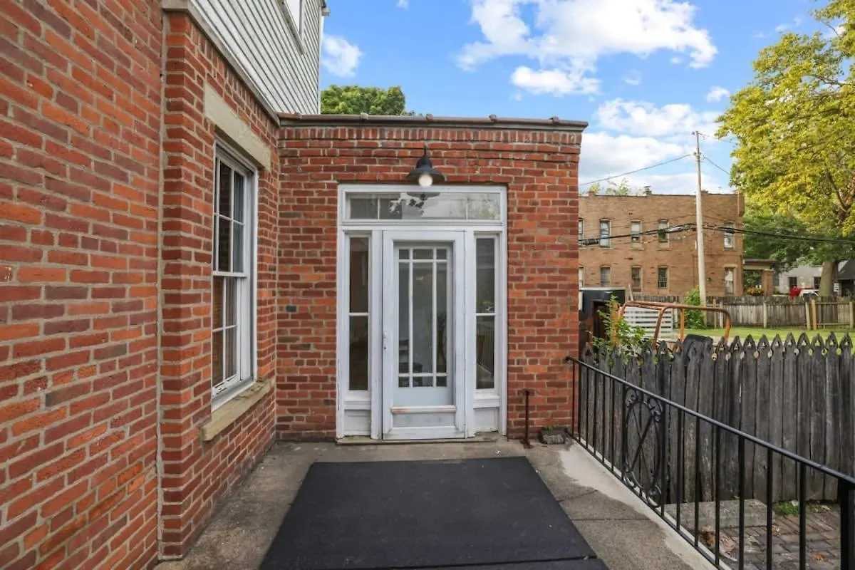 The Urban Oasis - 2 Bedroom - Great Location Columbus