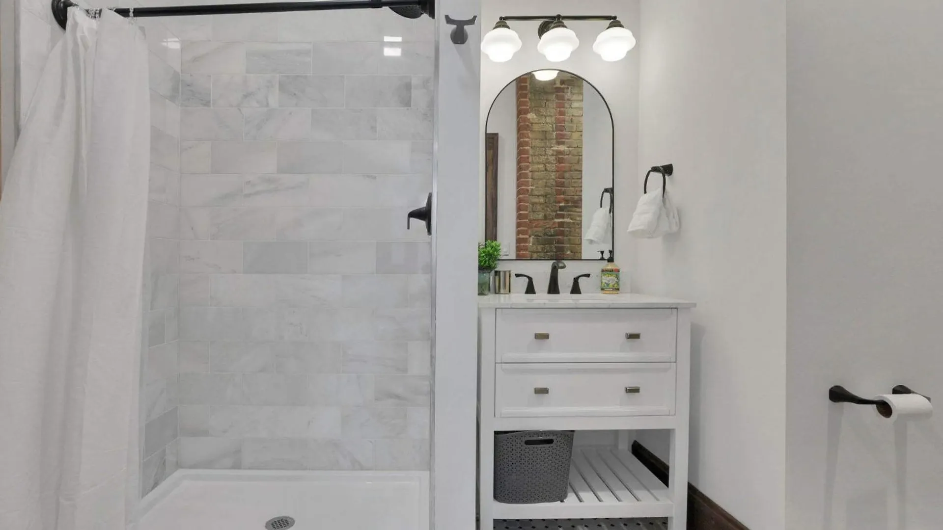 The Urban Oasis - 2 Bedroom - Great Location Columbus