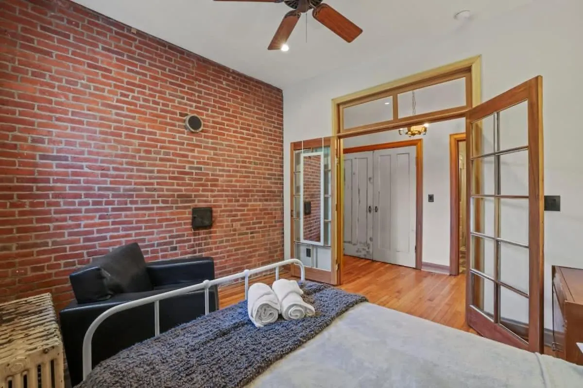 The Urban Oasis - 2 Bedroom - Great Location 콜럼버스 아파트